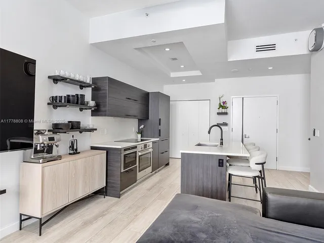 $1,199,000 | 55 Southwest 9th Street, Unit 4309, Miami, FL 33130