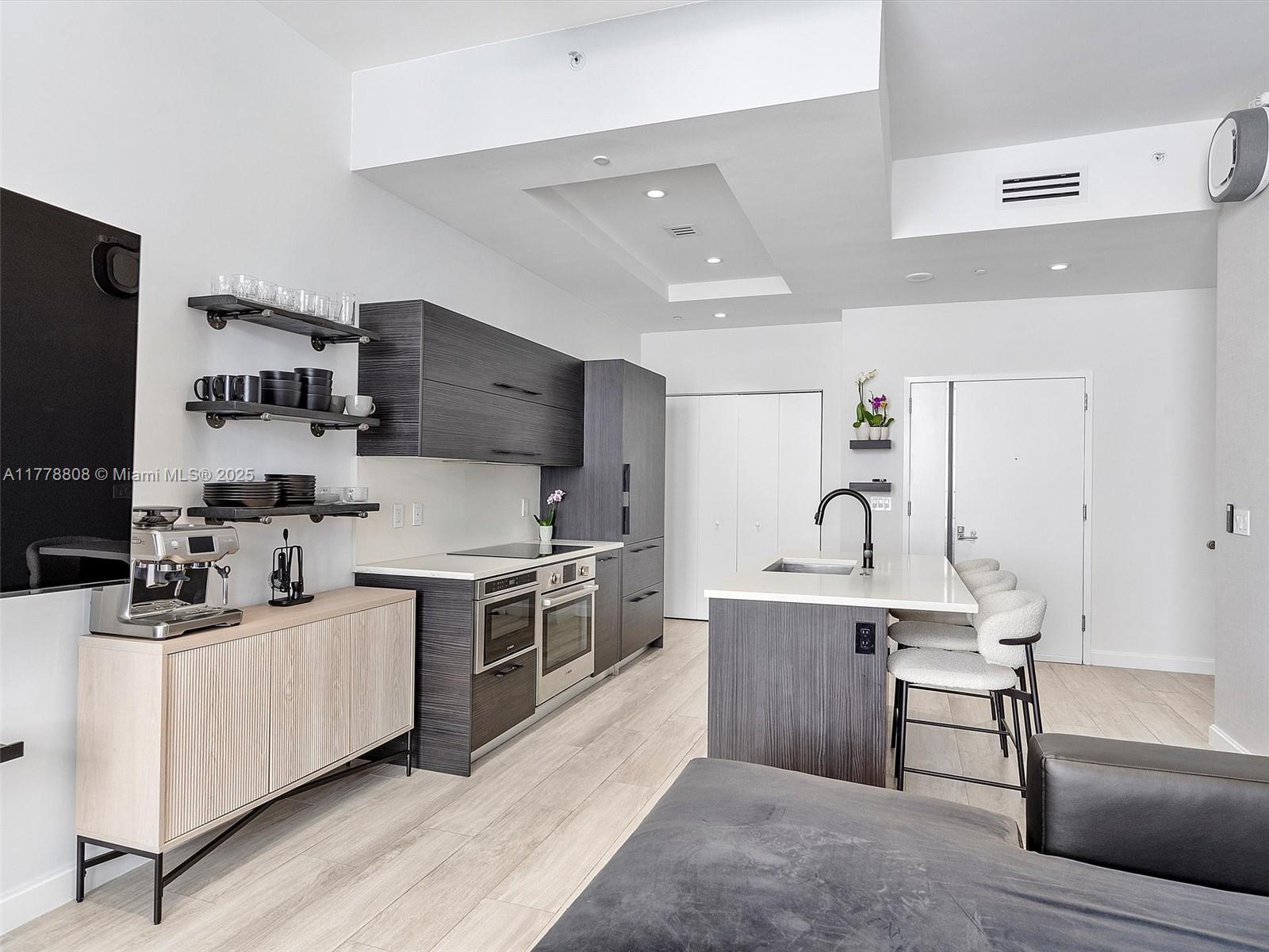 55 Southwest 9th Street, Unit 4309 Miami, FL 33130 - Photo 3 of 40