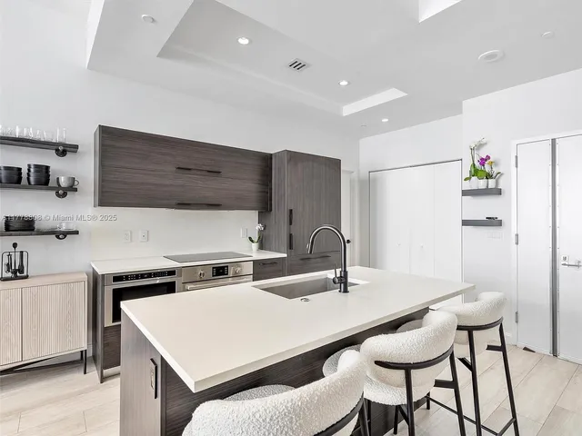 $1,199,000 | 55 Southwest 9th Street, Unit 4309, Miami, FL 33130