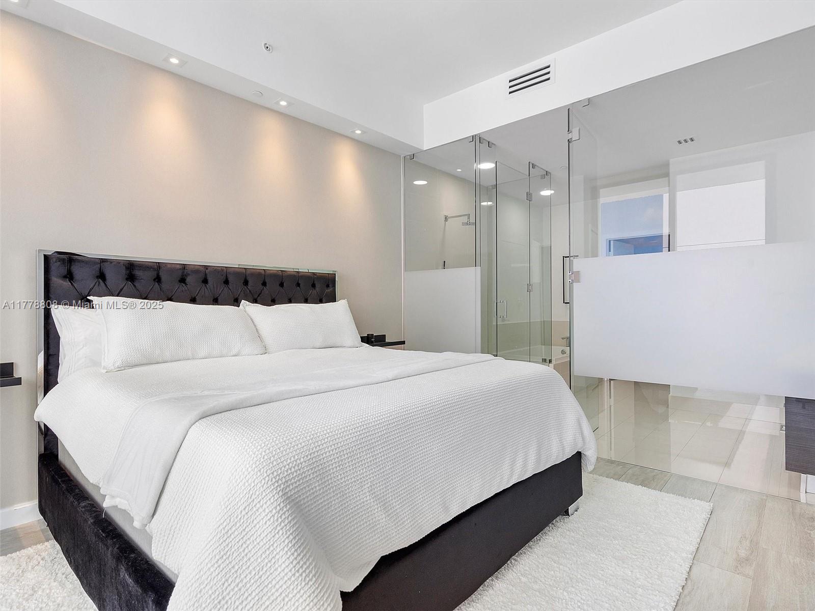 55 Southwest 9th Street, Unit 4309 Miami, FL 33130 - Photo 9 of 40