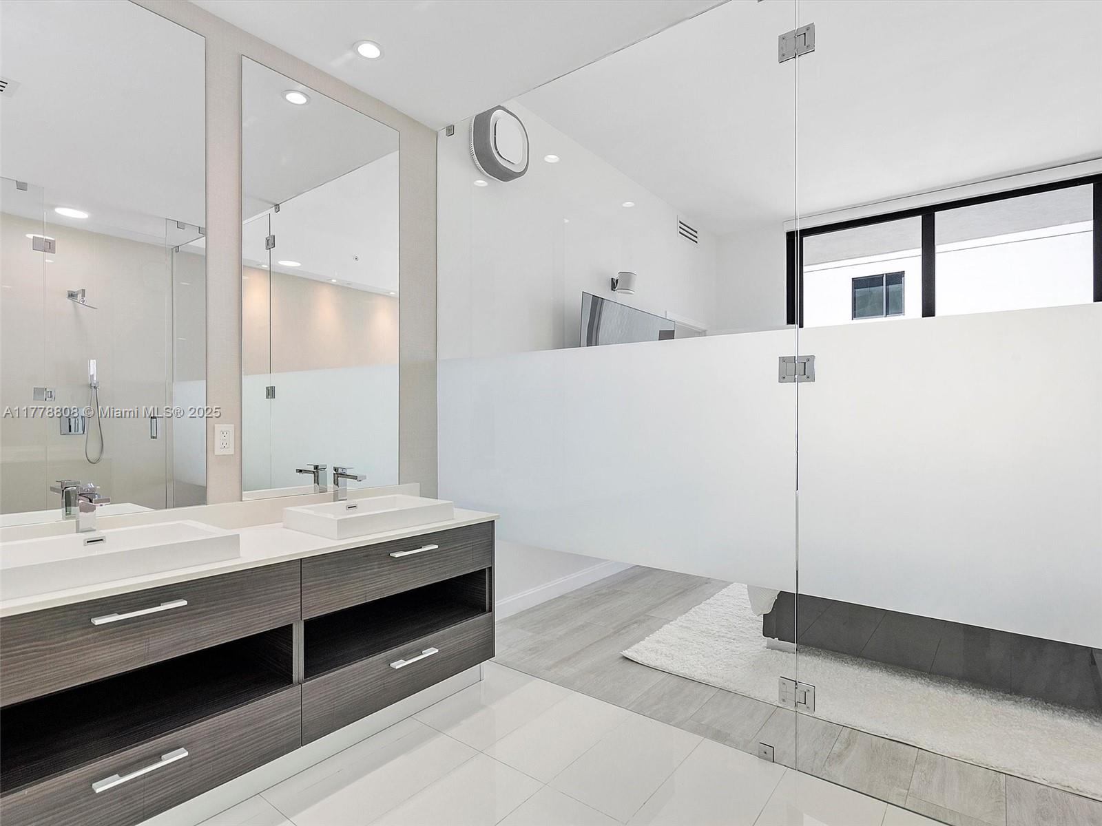 55 Southwest 9th Street, Unit 4309 Miami, FL 33130 - Photo 10 of 40