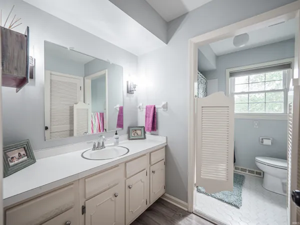 $428,500 | 532 East Meade Drive, Evansville, IN 47715