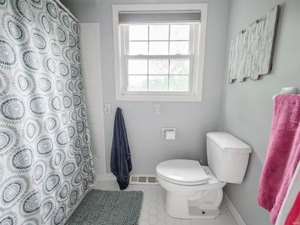 $428,500 | 532 East Meade Drive, Evansville, IN 47715