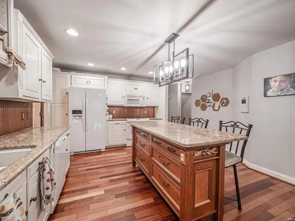 $428,500 | 532 East Meade Drive, Evansville, IN 47715