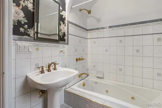 $440,000 | 5638 Murdoch Avenue, St. Louis, MO 63109