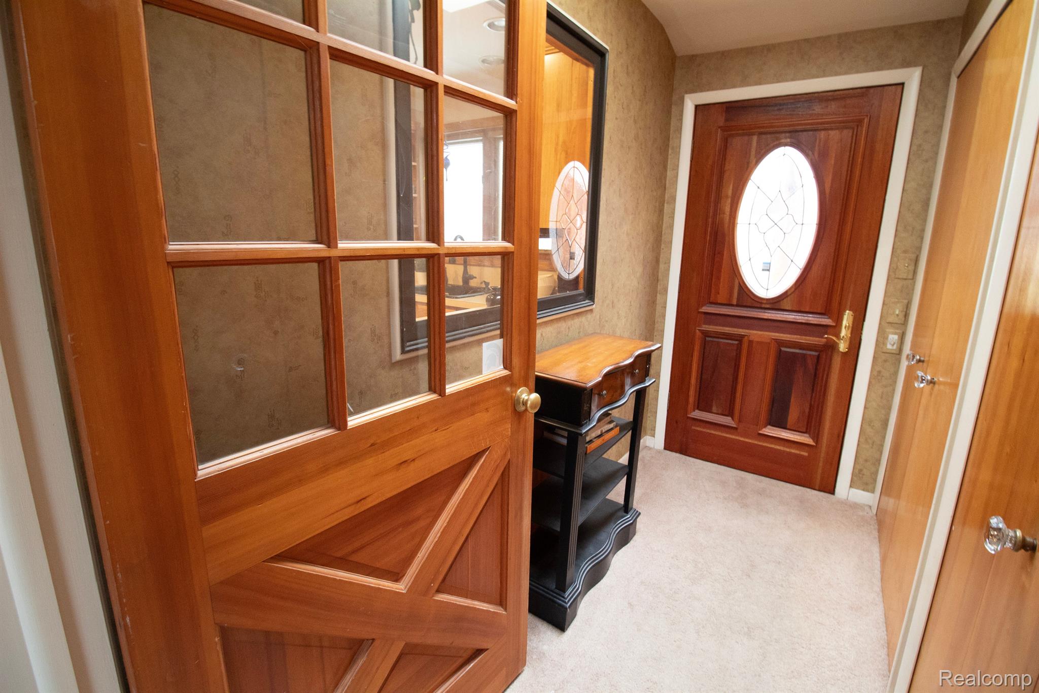 324 Hillview Street Rochester, MI 48306 - Photo 29 of 51 Side Entry