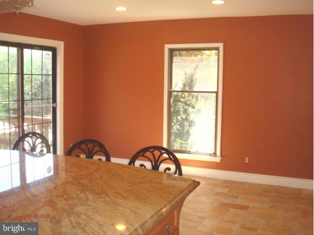24 Dickens Square Lutherville-Timonium, MD 21093 - Photo 11 of 30 Kitchen