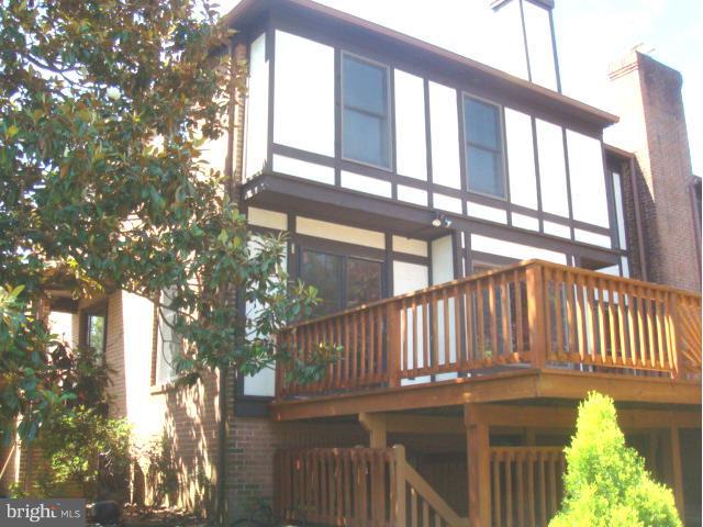 24 Dickens Square Lutherville-Timonium, MD 21093 - Photo 16 of 30 Exterior (Rear)