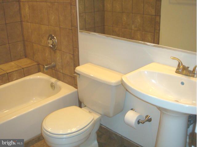 24 Dickens Square Lutherville-Timonium, MD 21093 - Photo 19 of 30 Bath (Master)