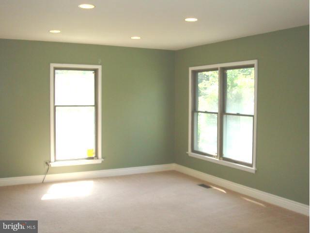 24 Dickens Square Lutherville-Timonium, MD 21093 - Photo 6 of 30 Living Room
