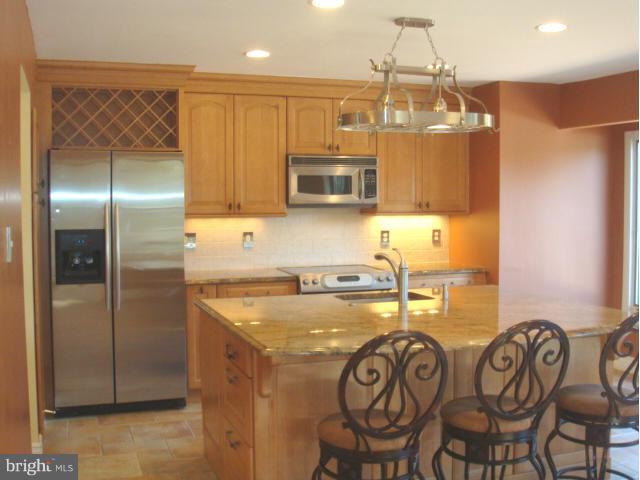 24 Dickens Square Lutherville-Timonium, MD 21093 - Photo 7 of 30 Kitchen