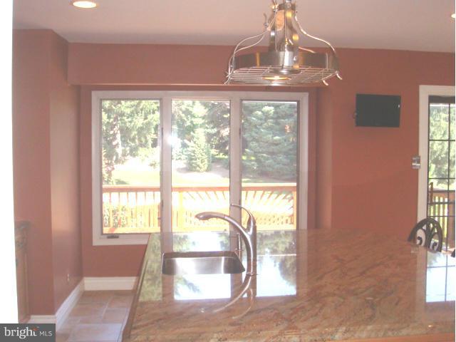 24 Dickens Square Lutherville-Timonium, MD 21093 - Photo 9 of 30 Kitchen