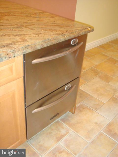 24 Dickens Square Lutherville-Timonium, MD 21093 - Photo 10 of 30 Kitchen