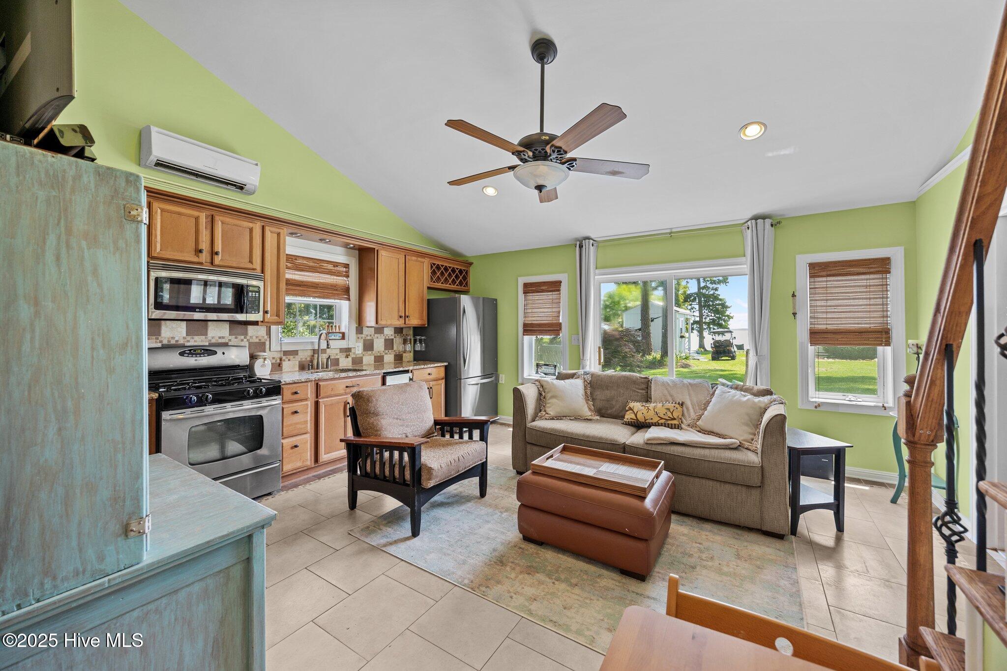 171 Low Tide Road Bath, NC 27808 - Photo 46 of 63 Flex Space Carriage