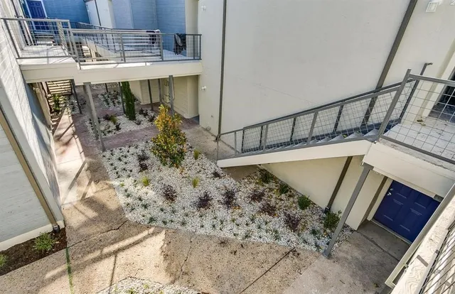 $1,150 | 2902 Douglas Avenue, Unit 211, Dallas, TX 75219