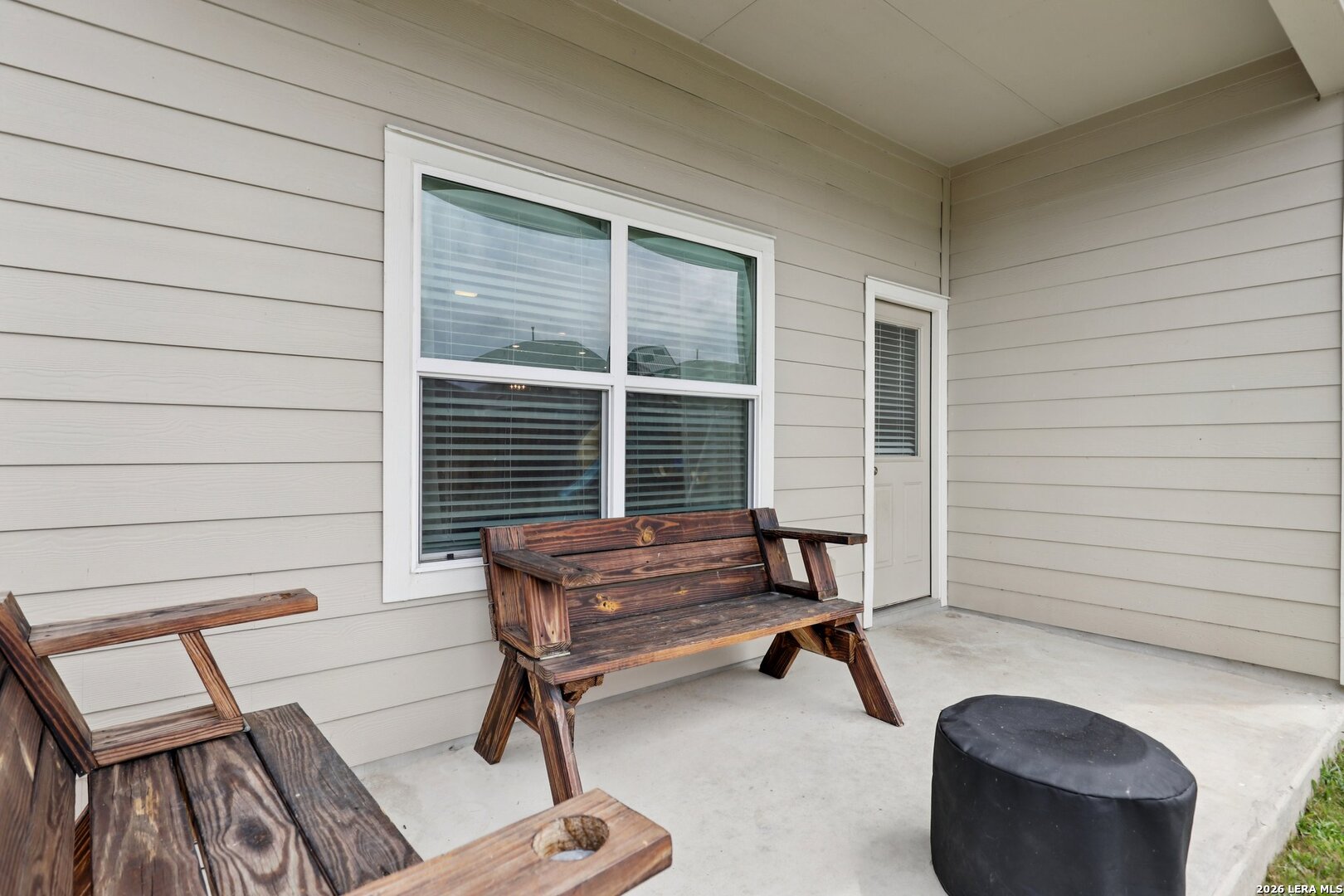9062 Austin Seguin, TX 78155 - Photo 28 of 43 a view of workspace and a window
