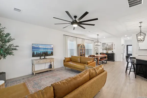 $365,000 | 9062 Austin, Seguin, TX 78155