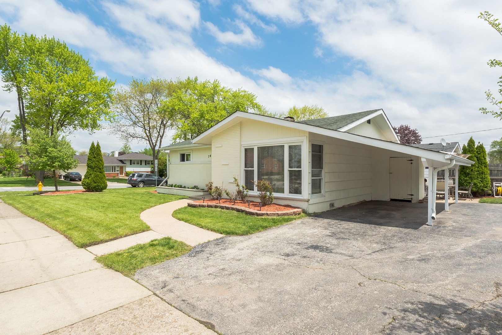 743 North Mill Road Addison, IL 60101 - Photo 3 of 19