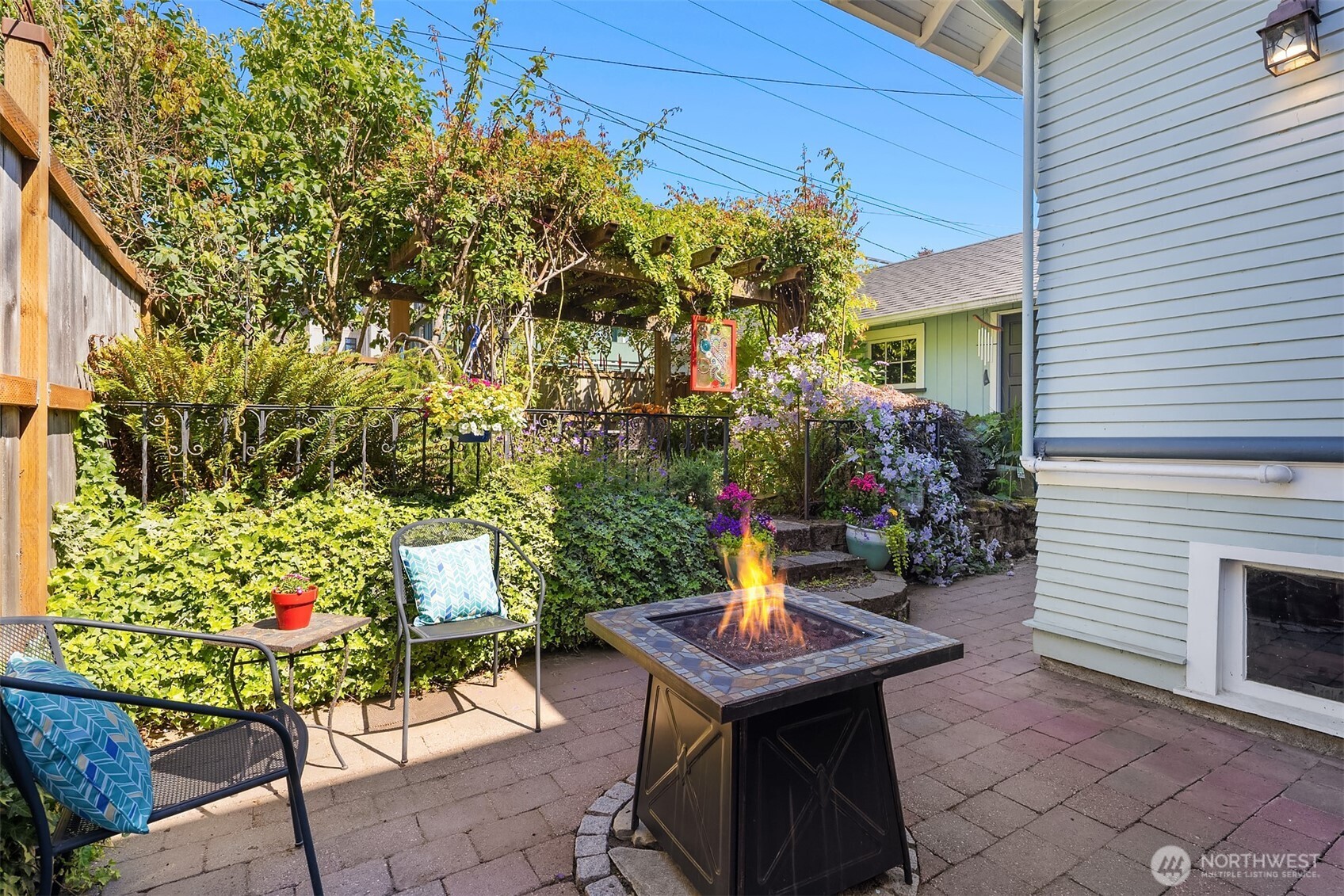 2415 Rucker Avenue Everett, WA 98201 - Photo 30 of 38