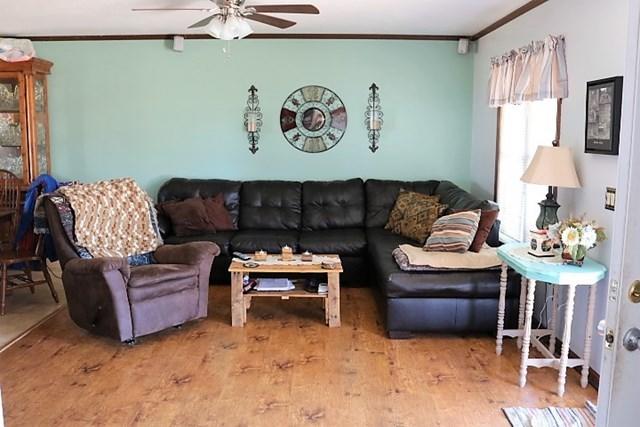 161 Findlay Subdivision Road Sparta, TN 38583 - Photo 2 of 20 Living Room