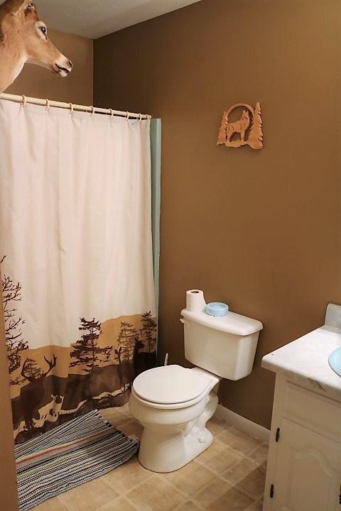 161 Findlay Subdivision Road Sparta, TN 38583 - Photo 15 of 20 Bedroom 3 Ensuite Bath