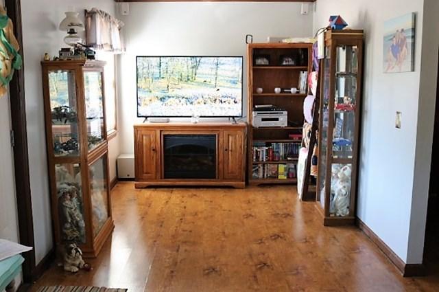 161 Findlay Subdivision Road Sparta, TN 38583 - Photo 3 of 20 Living Room