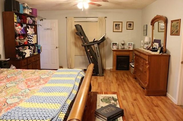 161 Findlay Subdivision Road Sparta, TN 38583 - Photo 8 of 20 Master Bedroom