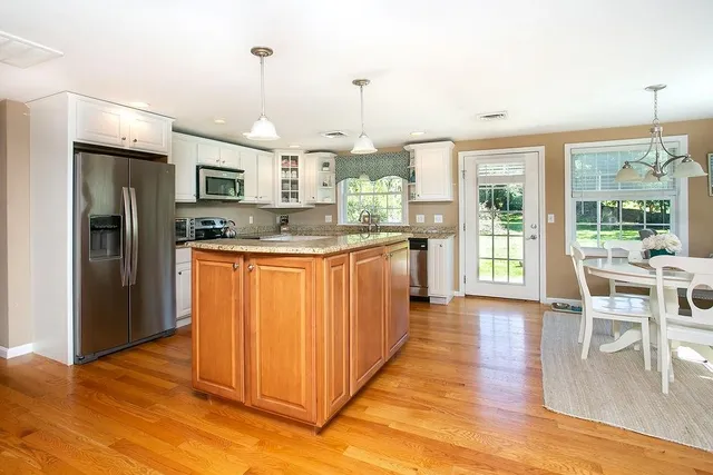 $3,400 | 1 Leland Point Drive, Portsmouth, RI 02871