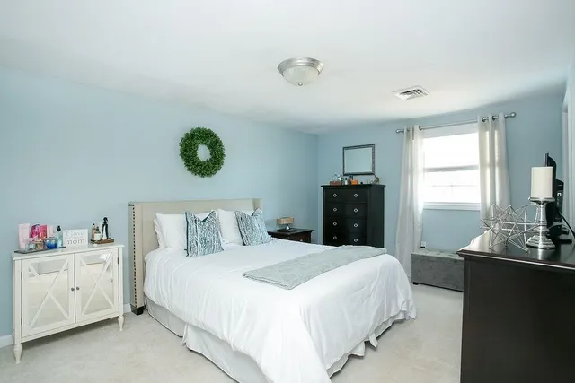 $3,400 | 1 Leland Point Drive, Portsmouth, RI 02871