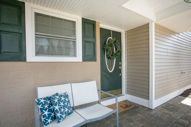 $3,400 | 1 Leland Point Drive, Portsmouth, RI 02871