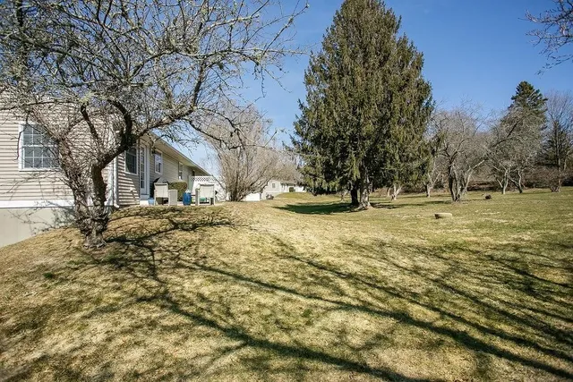 $3,400 | 1 Leland Point Drive, Portsmouth, RI 02871