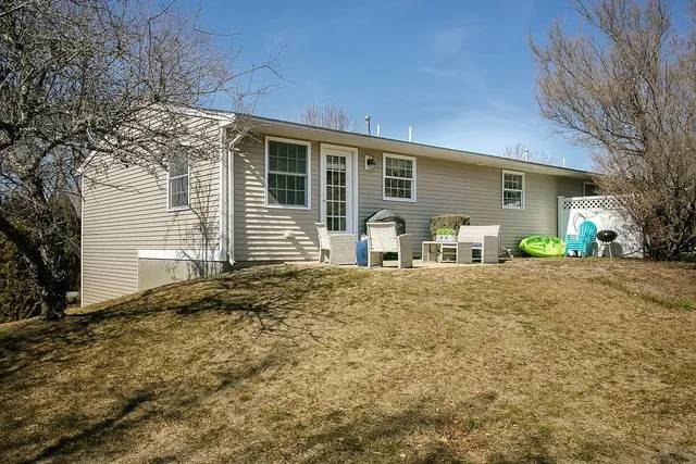 $3,400 | 1 Leland Point Drive, Portsmouth, RI 02871