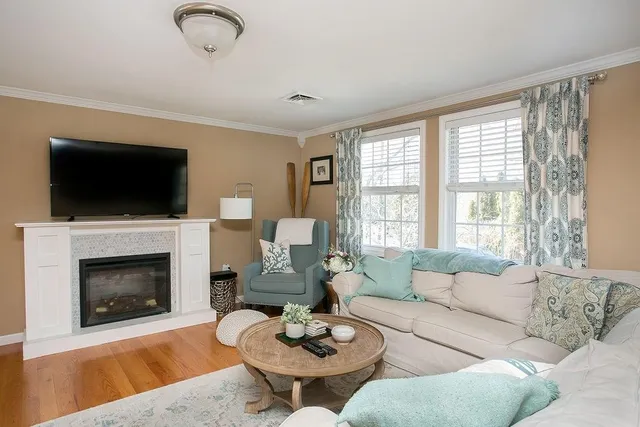 $3,400 | 1 Leland Point Drive, Portsmouth, RI 02871