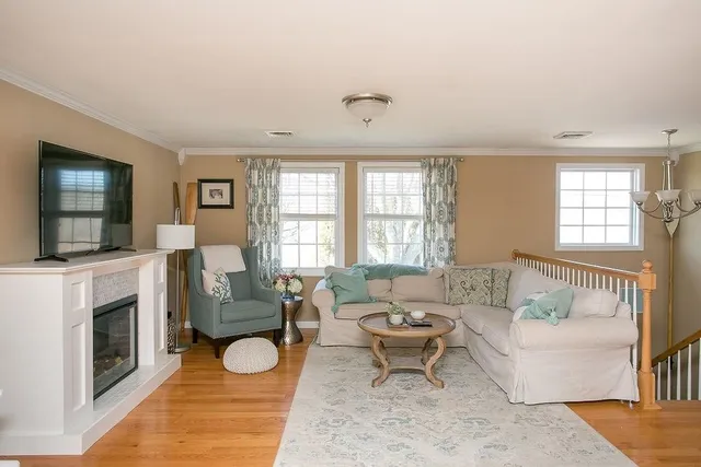 $3,400 | 1 Leland Point Drive, Portsmouth, RI 02871