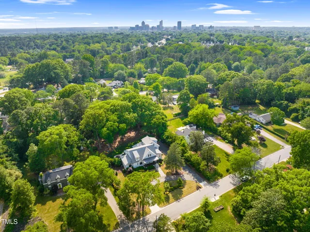 $1,400,000 | 125 Lord Ashley Road, Raleigh, NC 27610