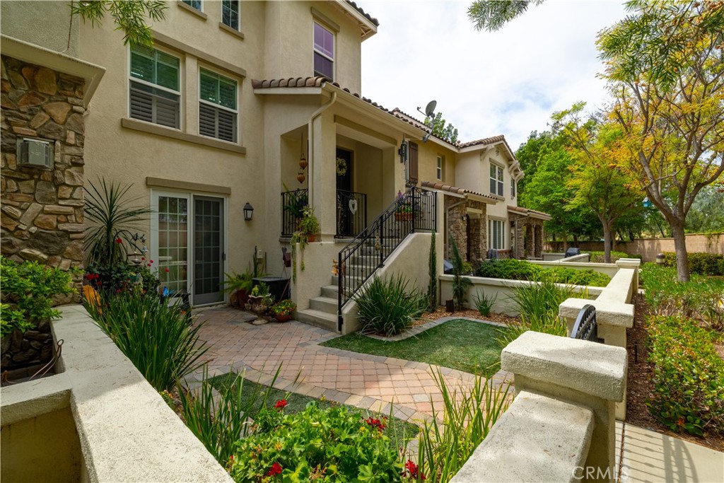 40038 Spring Pl Court Temecula, CA 92591 - Photo 4 of 32