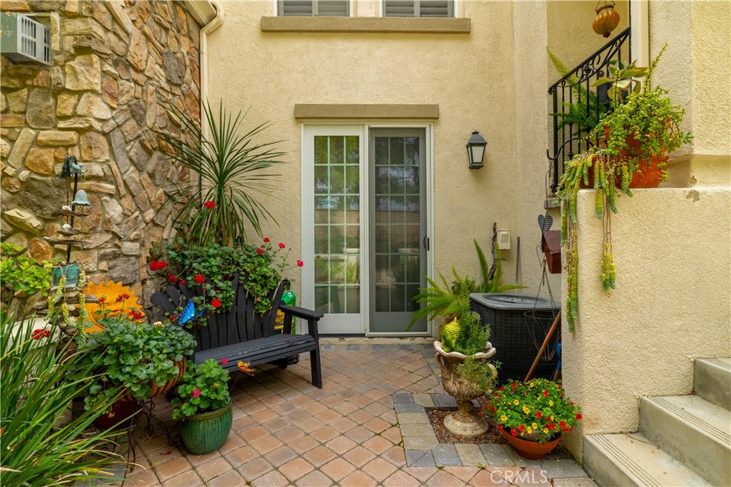 40038 Spring Pl Court Temecula, CA 92591 - Photo 7 of 32