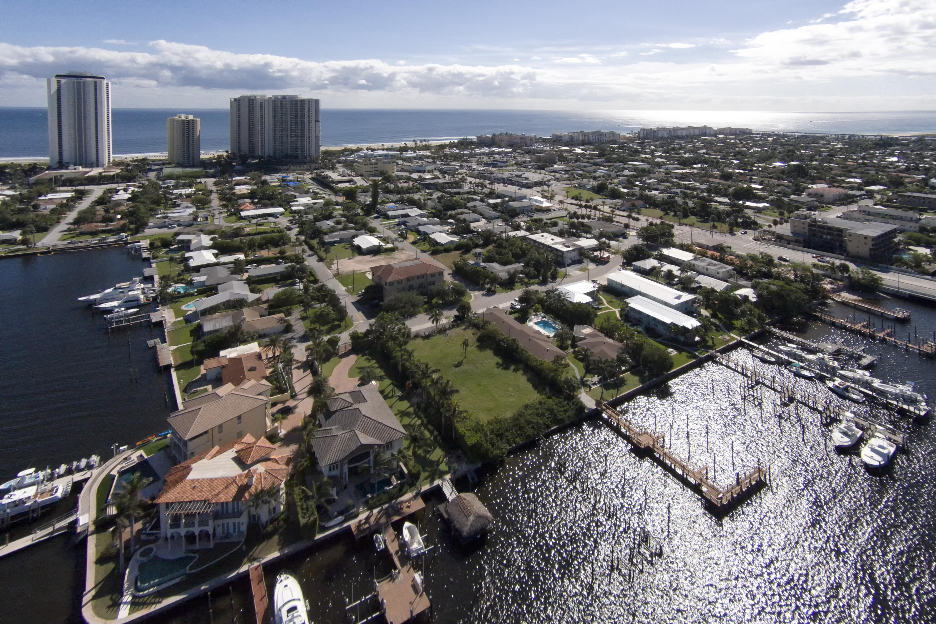 2715 Lake Drive Riviera Beach, FL 33404 - Photo 2 of 15 2715 Lake Dr 1 SE view