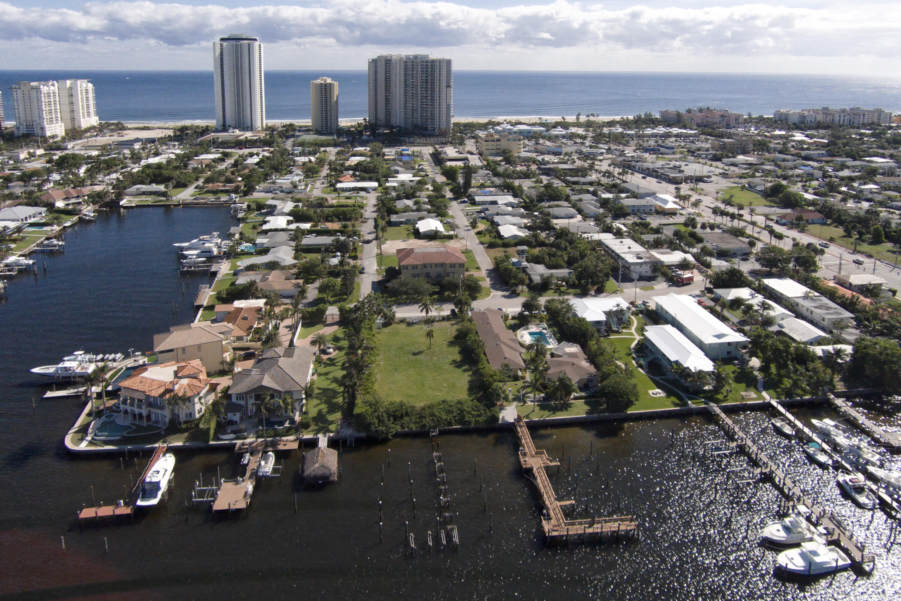 2715 Lake Drive Riviera Beach, FL 33404 - Photo 8 of 15 2715 Lake Dr 1 east view wide