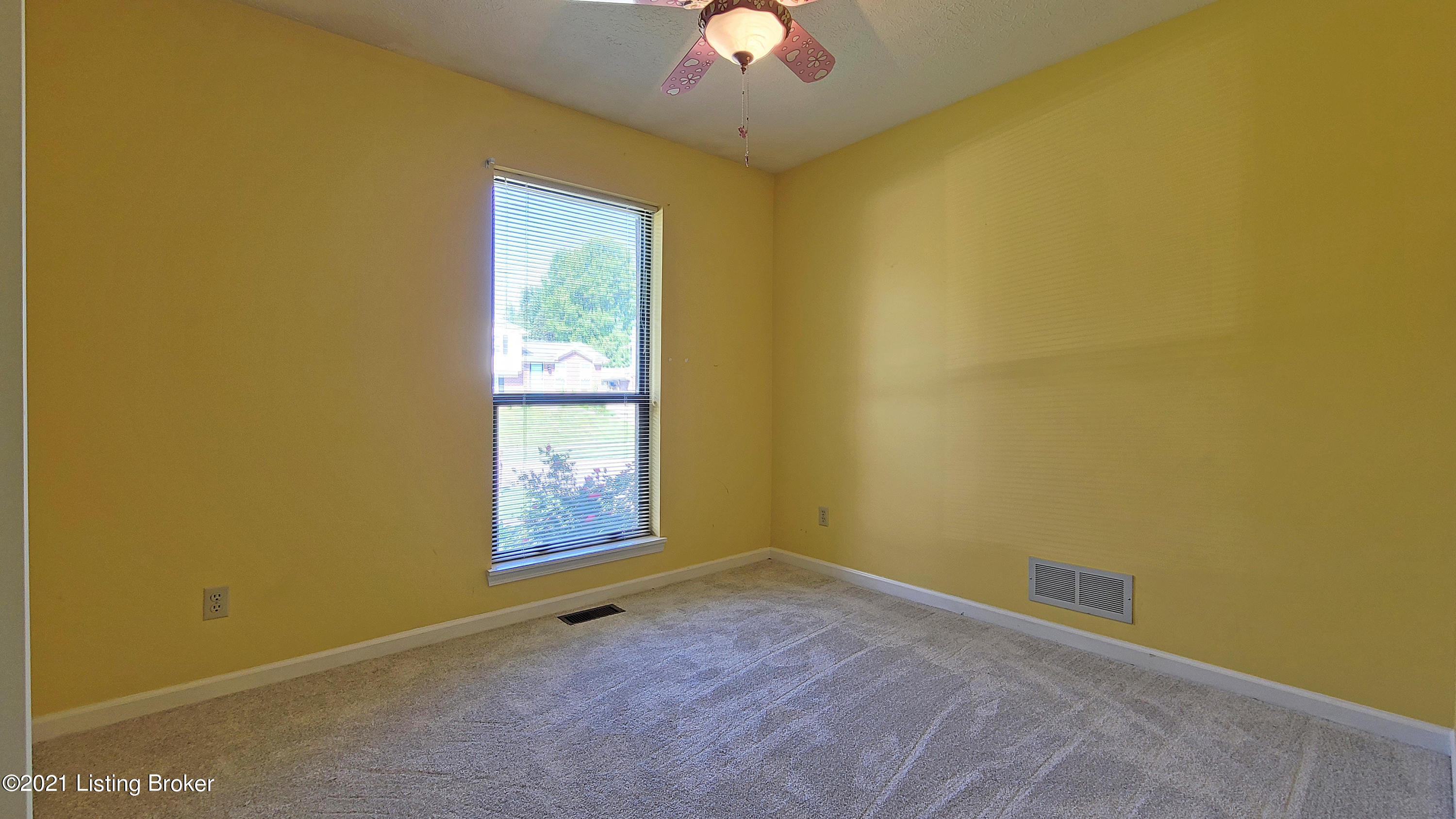 4407 Century Road Louisville, KY 40299 - Photo 8 of 28 20210511_105406