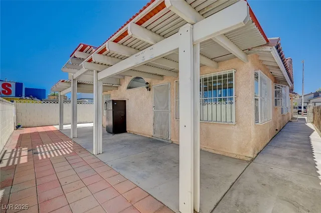$2,300 | 2345 Stockton Avenue, Las Vegas, NV 89104