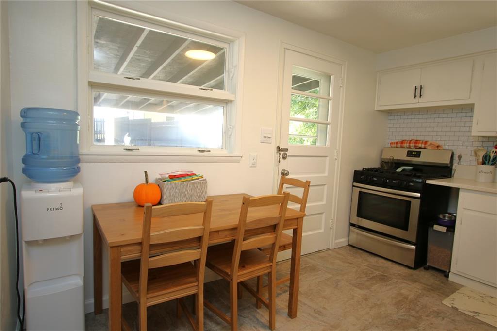 520 Oregon Street Monongahela, PA 15063 - Photo 3 of 31 a dining room with furniture and window