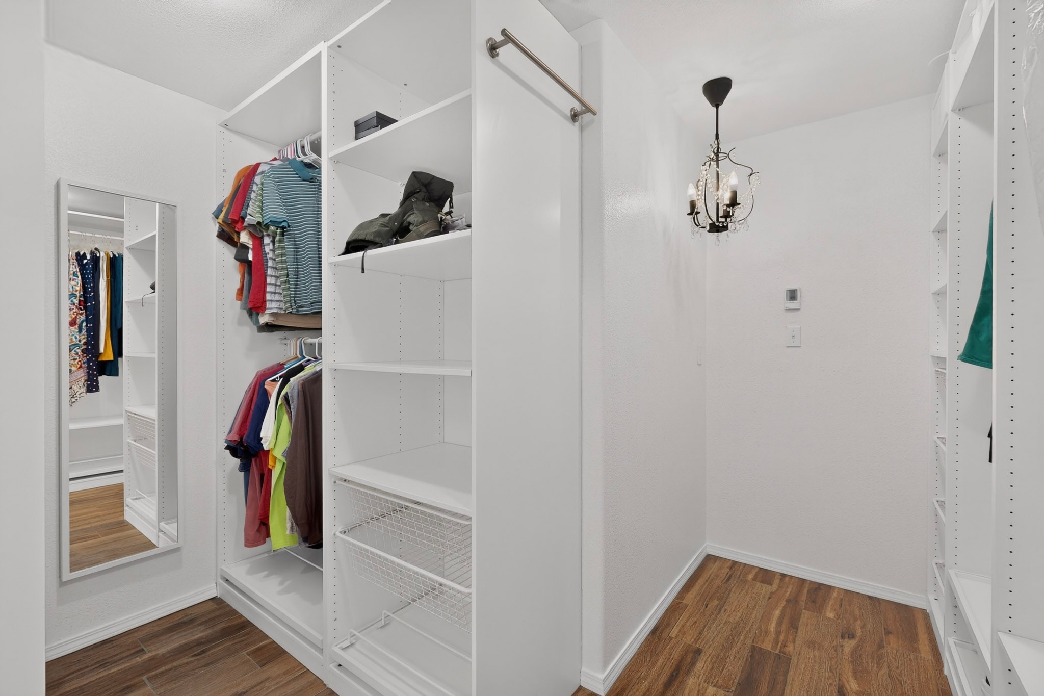 39 Cuesta Road Santa Fe, NM 87508 - Photo 24 of 70 Primary bedroom walk-in closet