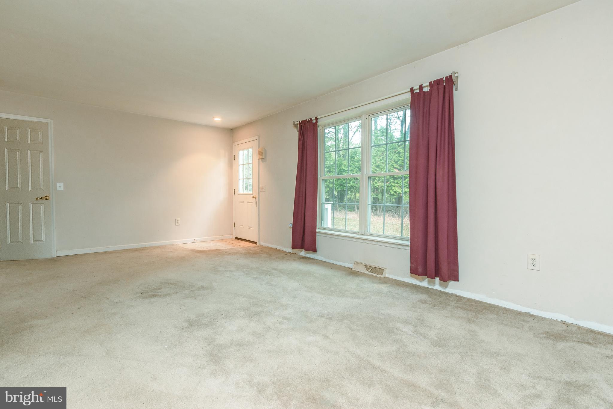 465 North Mill Road Kennett Square, PA 19348 - Photo 11 of 25 Living Room