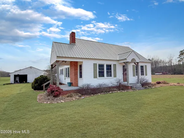 $200,000 | 2006 Highway 17, Merry Hill, NC 27957
