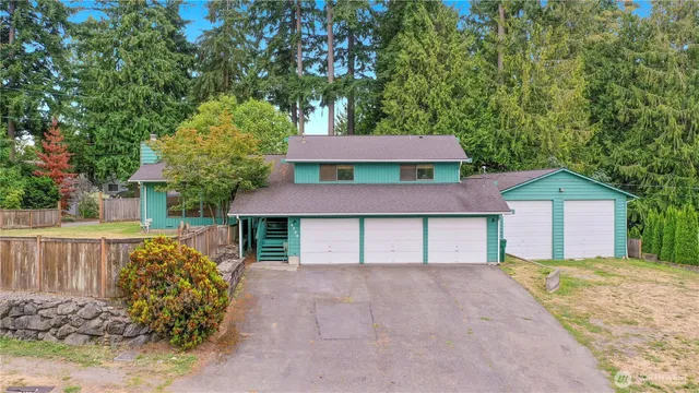 $950,000 | 4726 Picnic Point Road, Edmonds, WA 98026