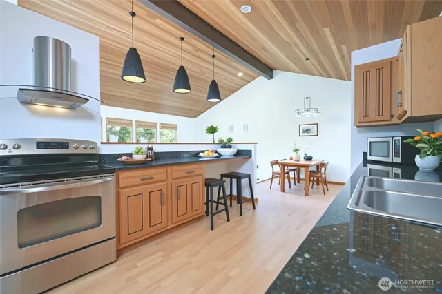 $950,000 | 4726 Picnic Point Road, Edmonds, WA 98026