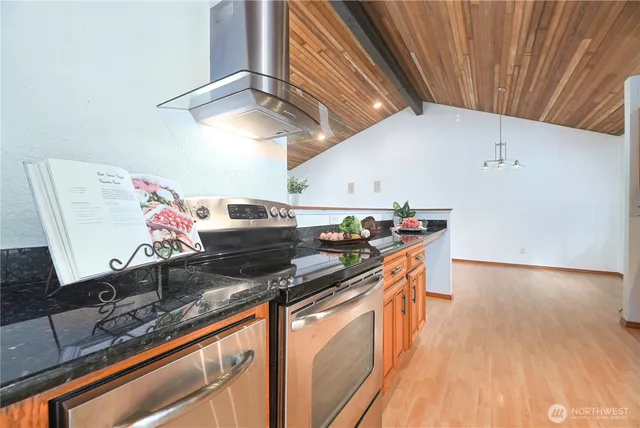 $950,000 | 4726 Picnic Point Road, Edmonds, WA 98026