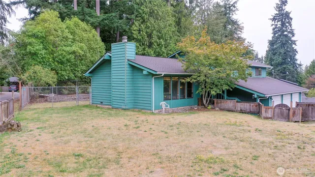 $950,000 | 4726 Picnic Point Road, Edmonds, WA 98026