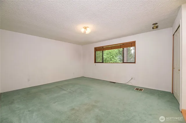 $950,000 | 4726 Picnic Point Road, Edmonds, WA 98026